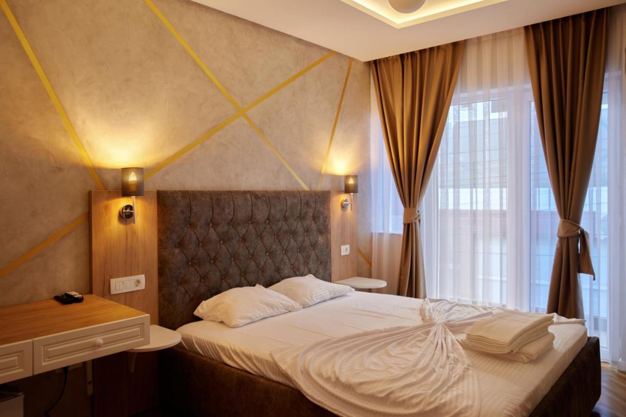 Amico Hotel Pristina Exterior foto