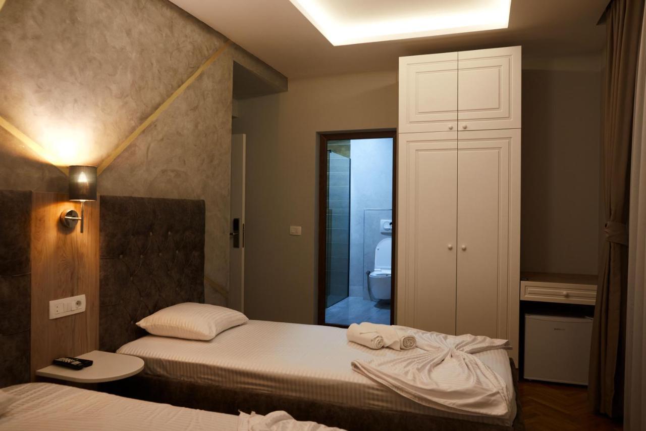 Amico Hotel Pristina Exterior foto